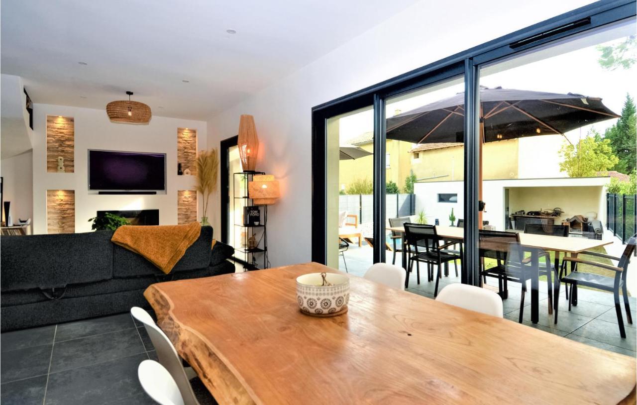 Vakantiehuis 3 Bedroom Amazing In Montfavet Avignon